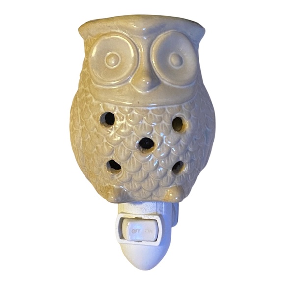 Ceramic Mini Owl plug in Candle Wax and Oil Warmer, night light - Picture 2 of 14